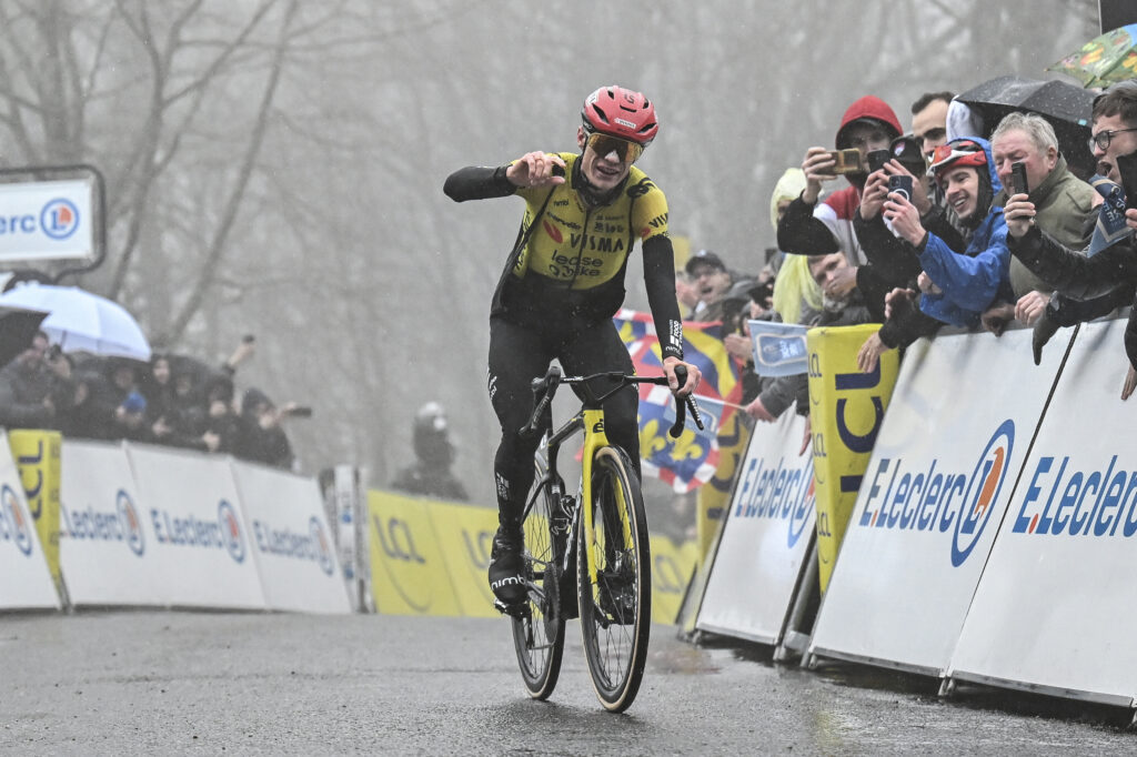 Jonas Vingegaard 2026 Paris-Nice tights over jersey