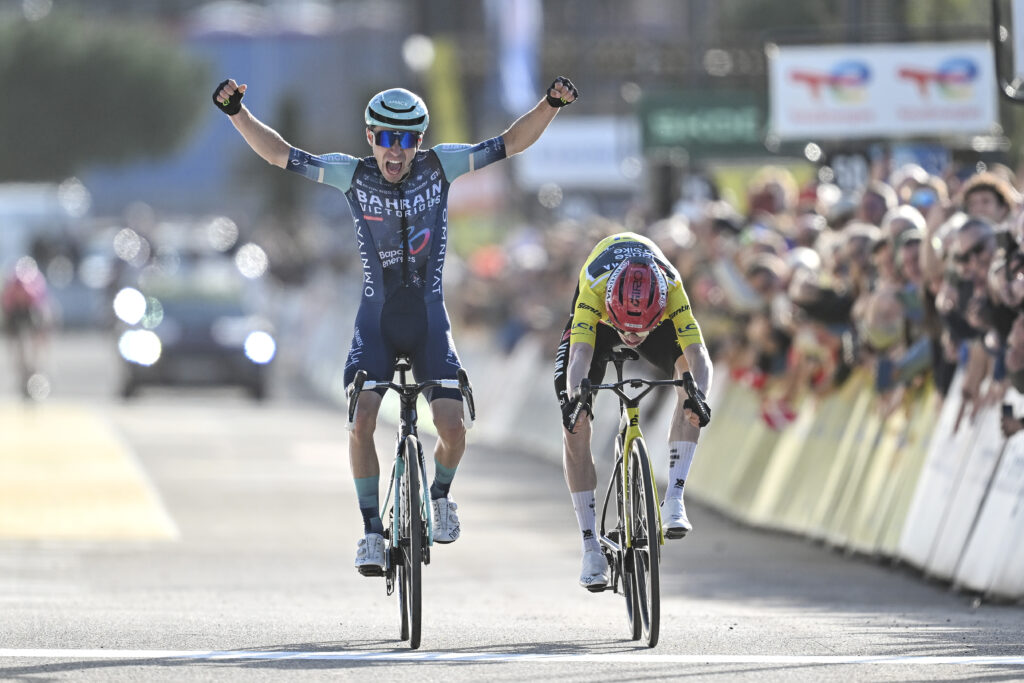 Lenny Martinez beats Jonas Vingegaard, stage eight, 2026 Paris-Nice