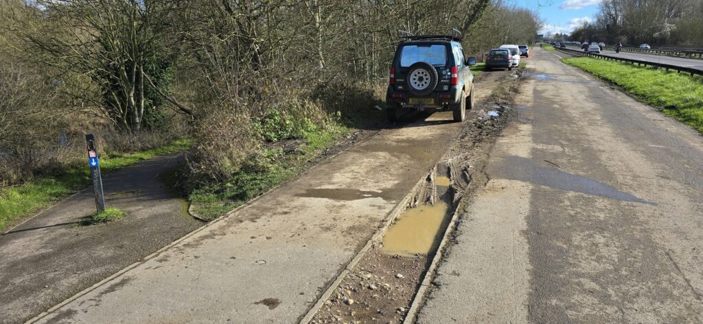 Oxford Southern bypass blocked cycle lane