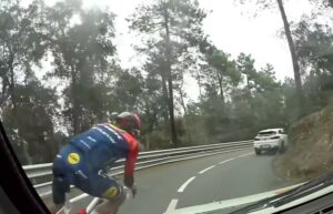 Aleix Espargaro overtaking motorist on descent