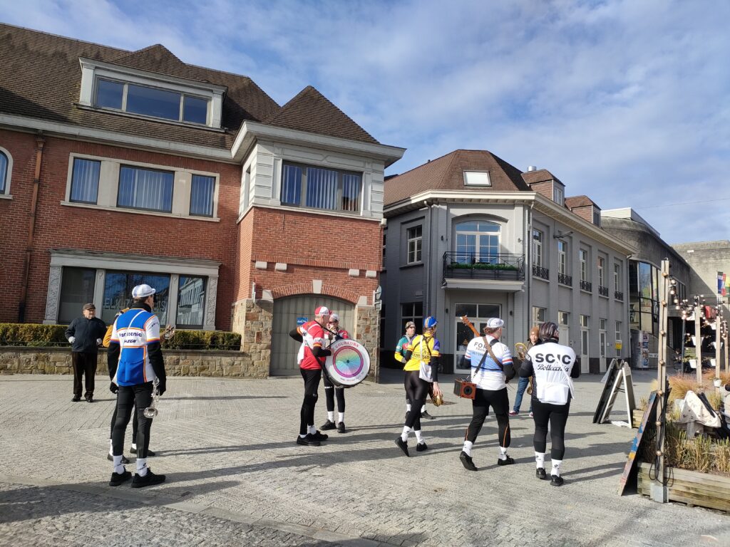 Kuurne-Brussels-Kuurne marching band