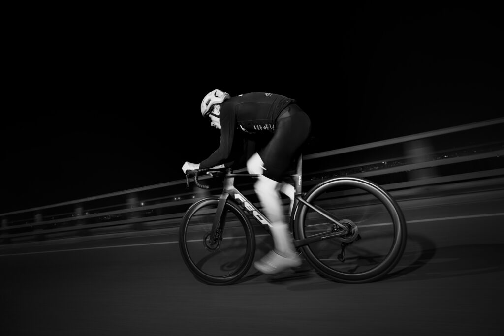 2026 Felt Nexar FND aero bike riding shot