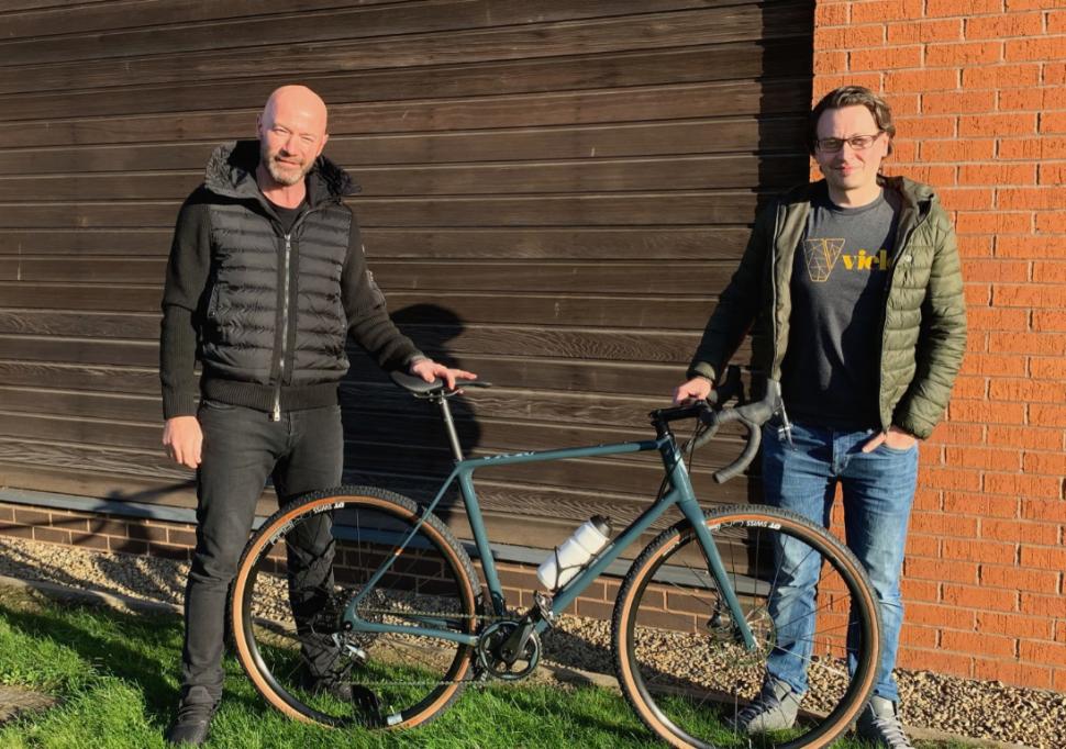 Alan Shearer with his Vielo gravel bike