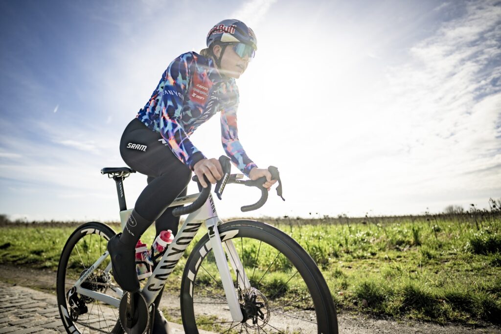 2026 Canyon Endurace CFR Backstedt action &copy;kramon