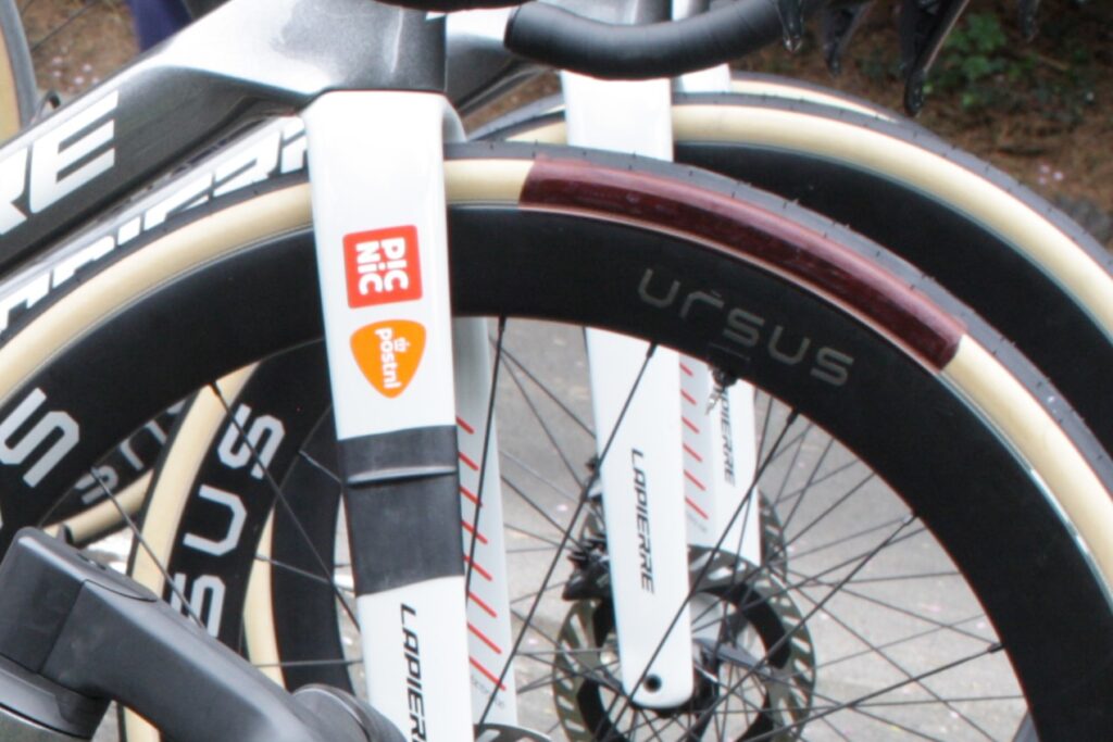 2026 Ursus Arya G - blacked out tyre logos