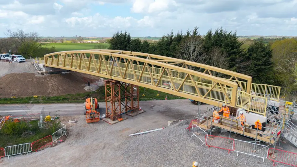 Cycle bridge for HS2