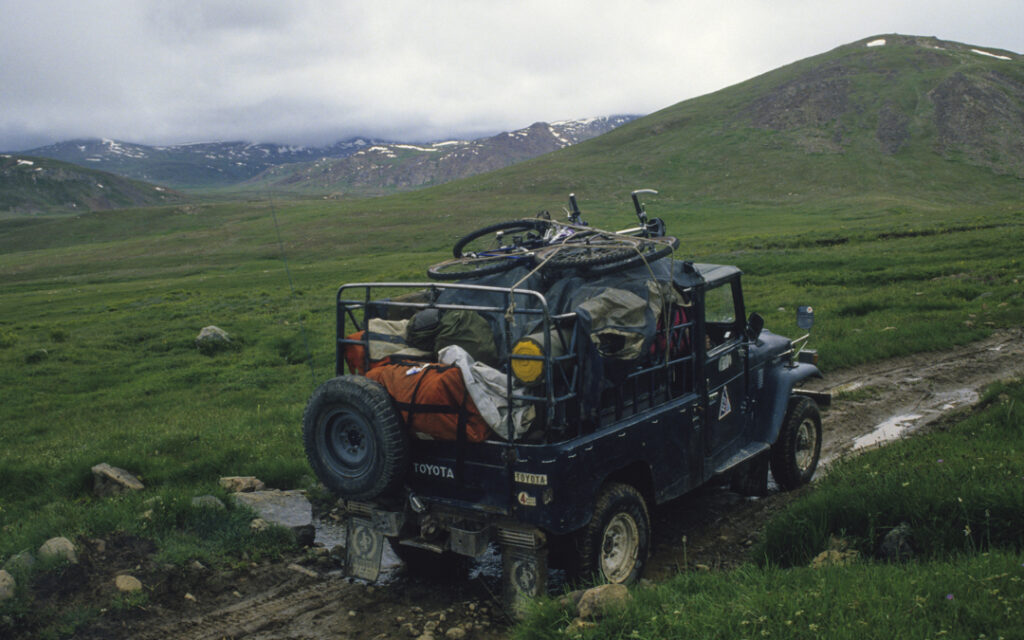 Steve Thomas 1995 Pakistan trip - Jeep