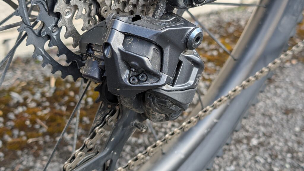 Shimano-XT-Di2-M8250-Groupset-Adjusters.jpg