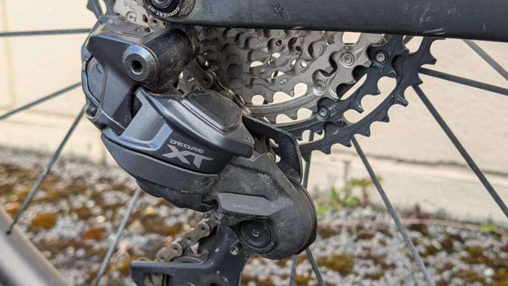 Shimano-XT-Di2-M8250-Groupset-Close.jpg