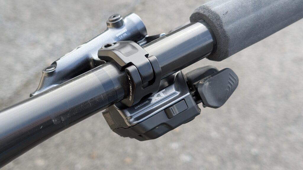 Shimano-XT-Di2-M8250-Groupset-Shifter-Side.jpg
