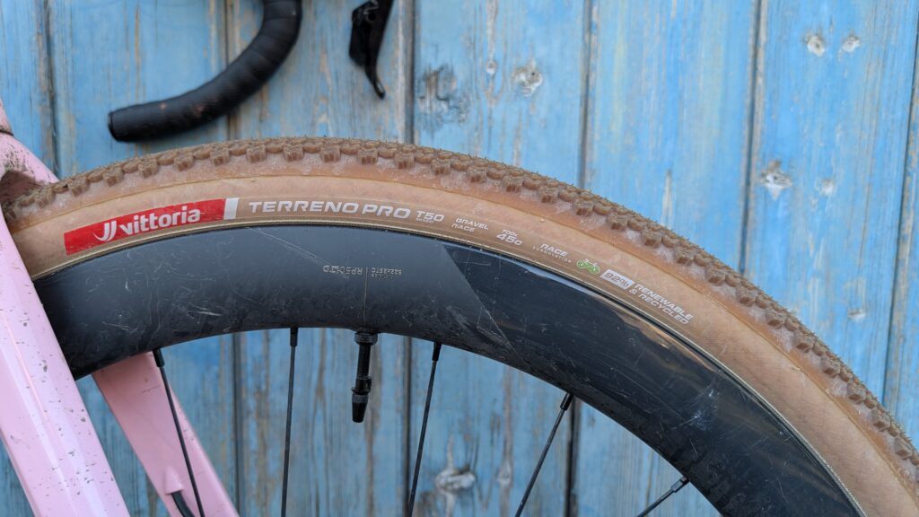 Vittoria-Terreno-T50-PRO-Race-Hero.jpg