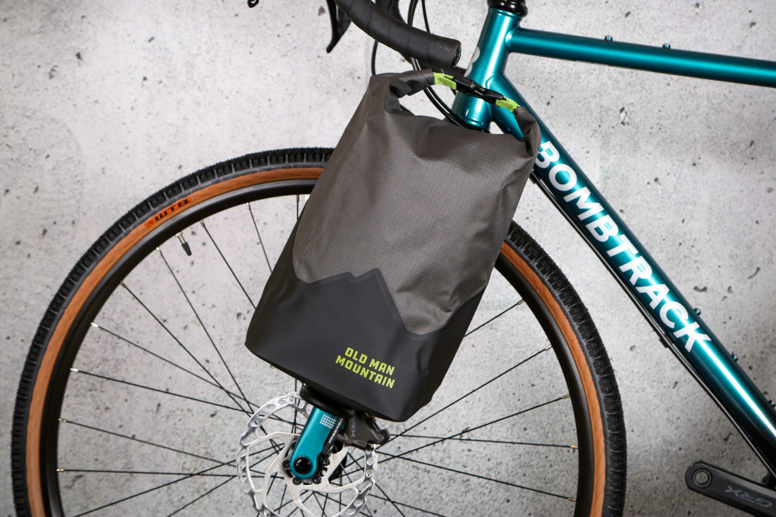 Old Man Mountain Hemlock packs with FLiP Cages - Cycling News