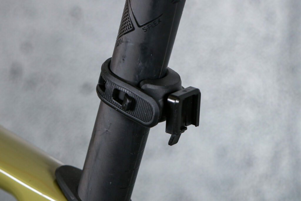 2025-oxford-ultratorch-city-light-set-cube-r25-rear-light-mount-scaled.jpg