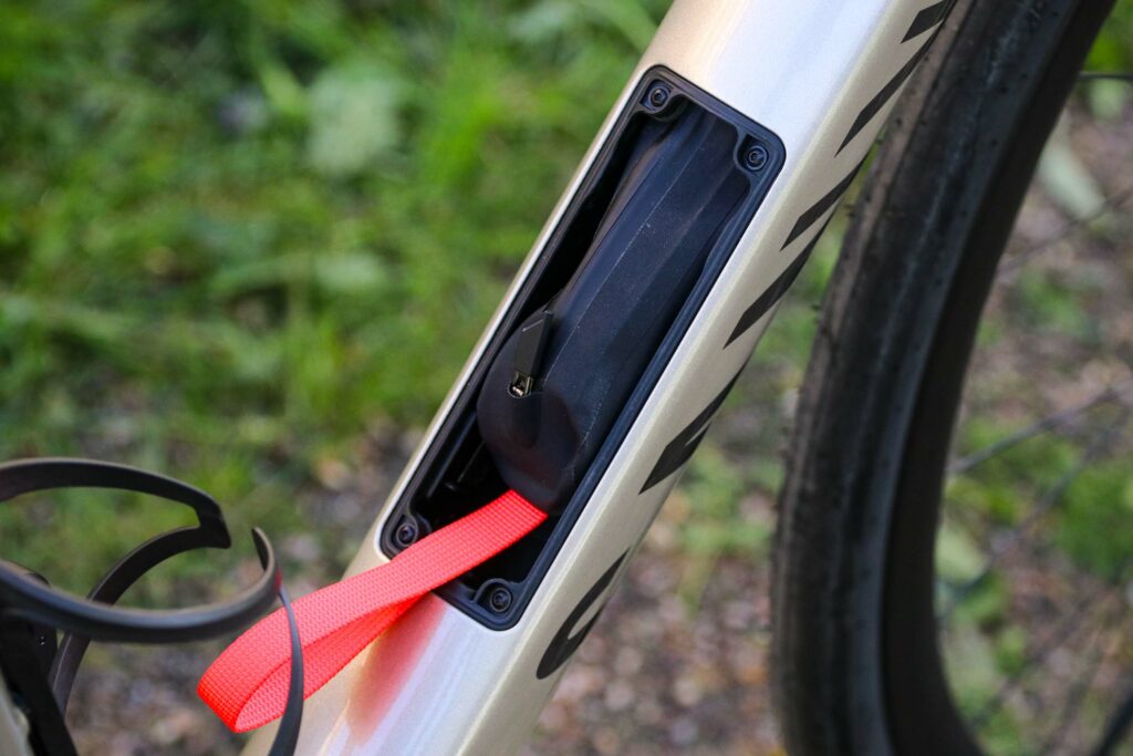 2026 Canyon Endurace SLX - frame storage pouch