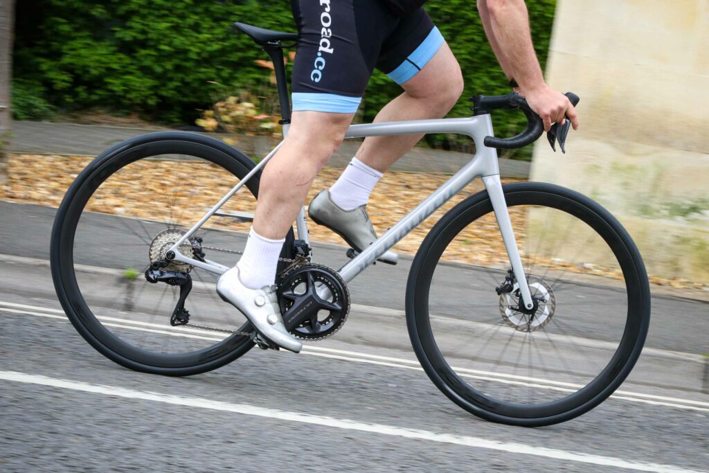 2026-Specialized-Aethos-2-Expert-riding-1.jpg