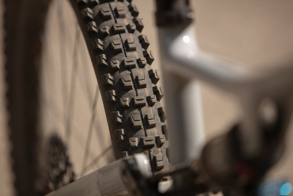 2026-amflow-px-carbon-pro-rear-tyre.jpg