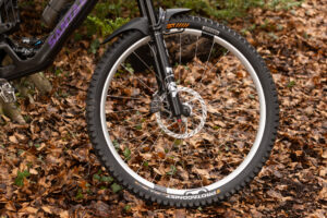 2026-crankbrothers-synthesis-enduro-alloy-i9-hero.jpg