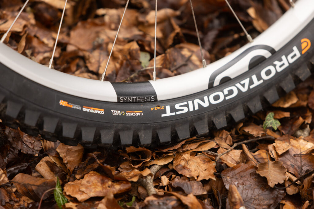 2026-crankbrothers-synthesis-enduro-alloy-i9-logo-detail.jpg