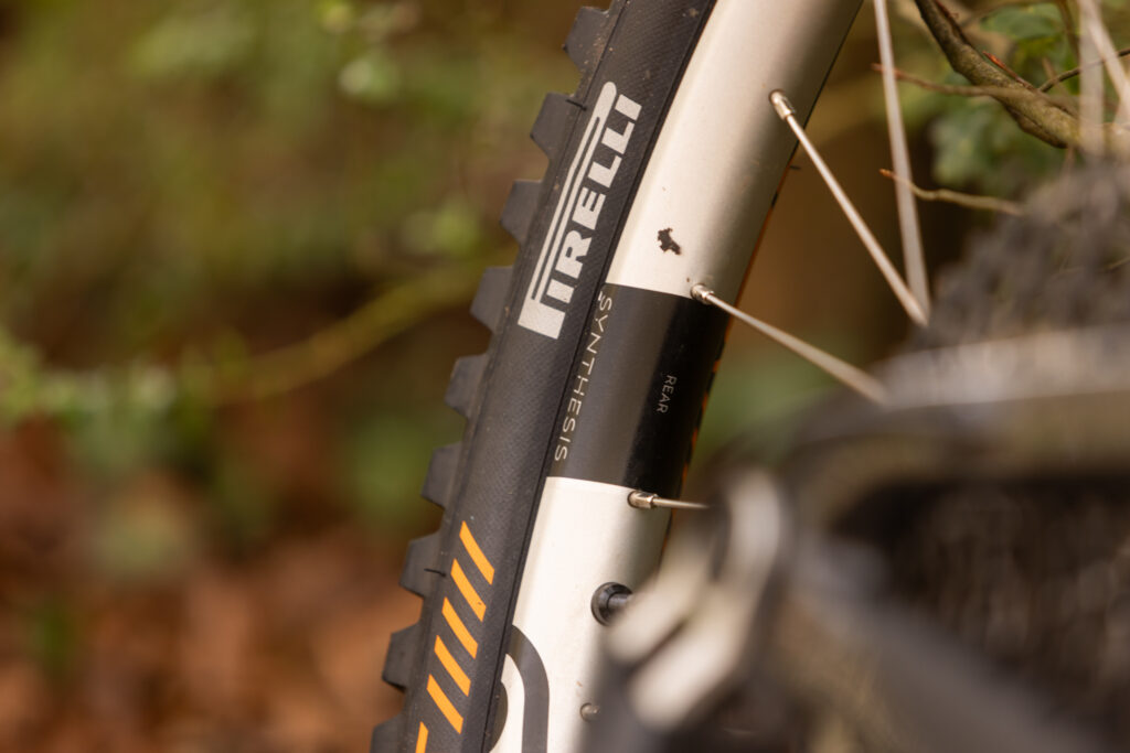 2026-crankbrothers-synthesis-enduro-alloy-i9-rear-detail.jpg