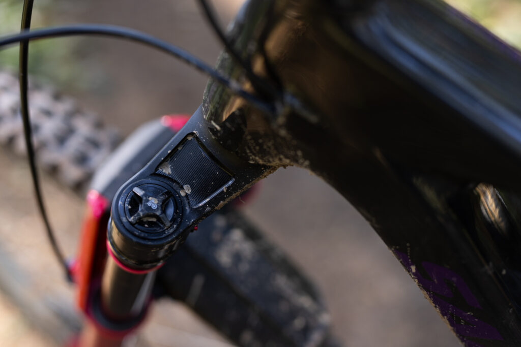 2026-rockshox-lyrik-ultimate-crown-detail.jpg