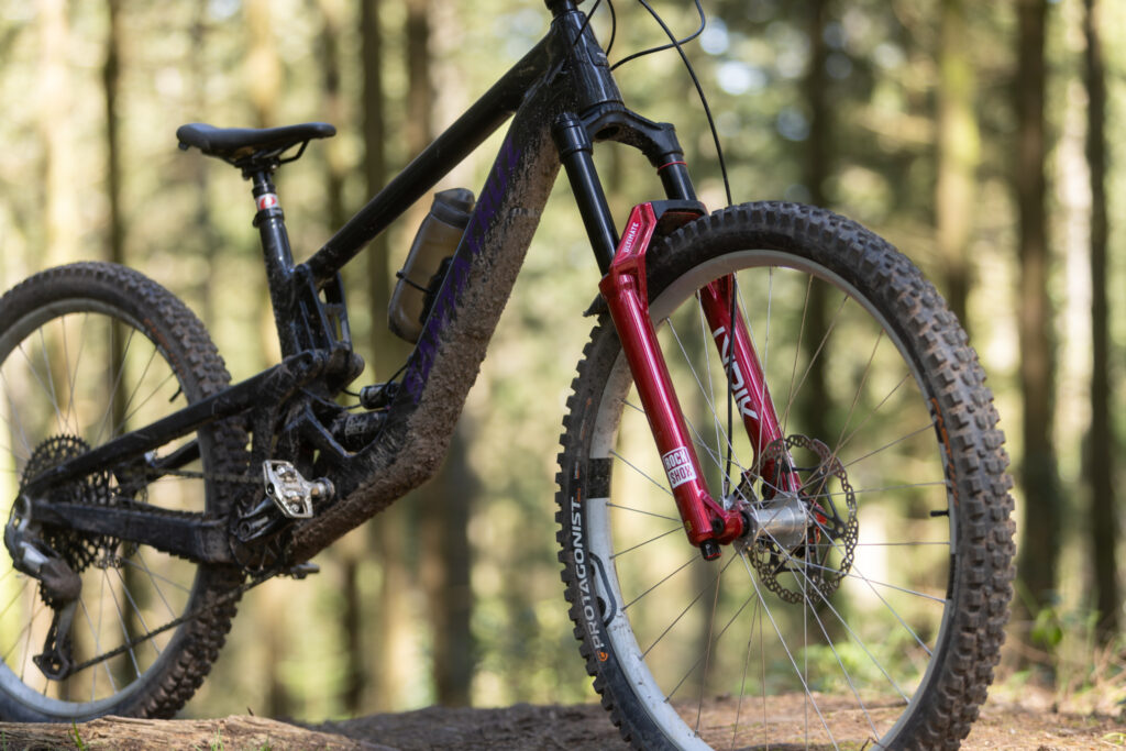 2026-rockshox-lyrik-ultimate-hero.jpg