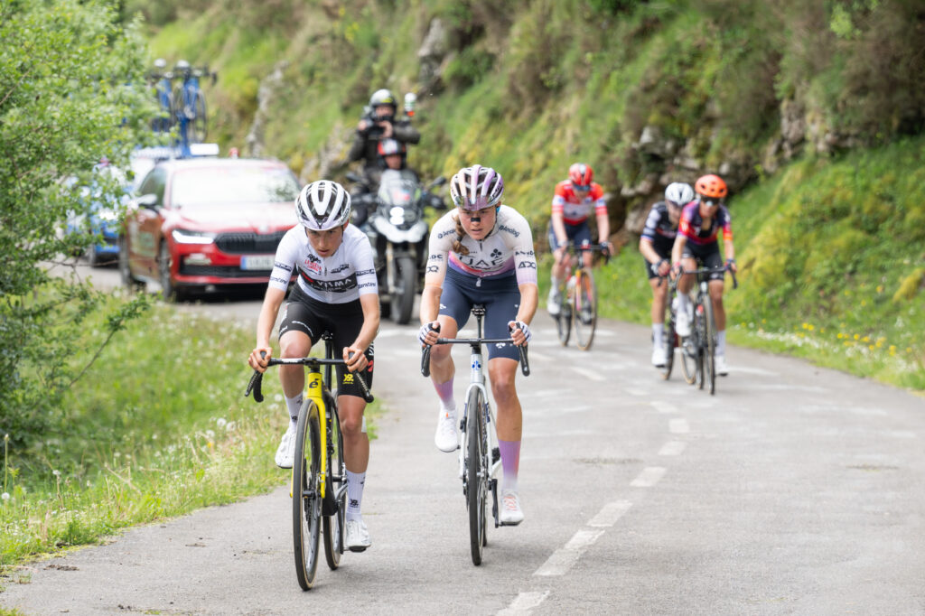 Marion Bunel and Paula Blasi, Angliru, 2026 Vuelta Unipublic/Cxcling/Toni Baixauli