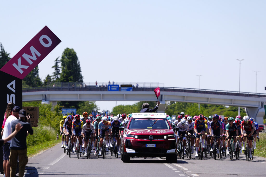 Start of stage 15 of the 2026 Giro d'Italia