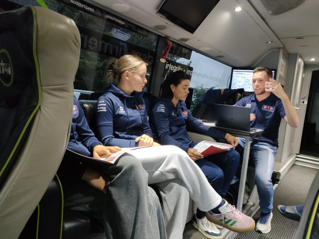 Picnic PostNL team bus briefing, 2026 Paris-Roubaix Femmes