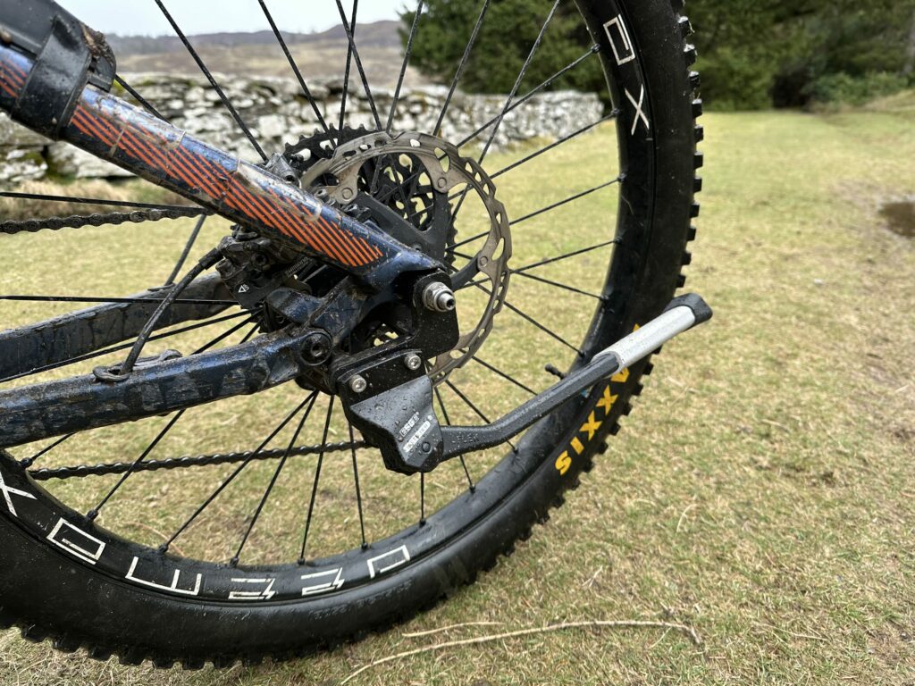 Steady-Ride-Through-Axle-folded-rotated.jpg