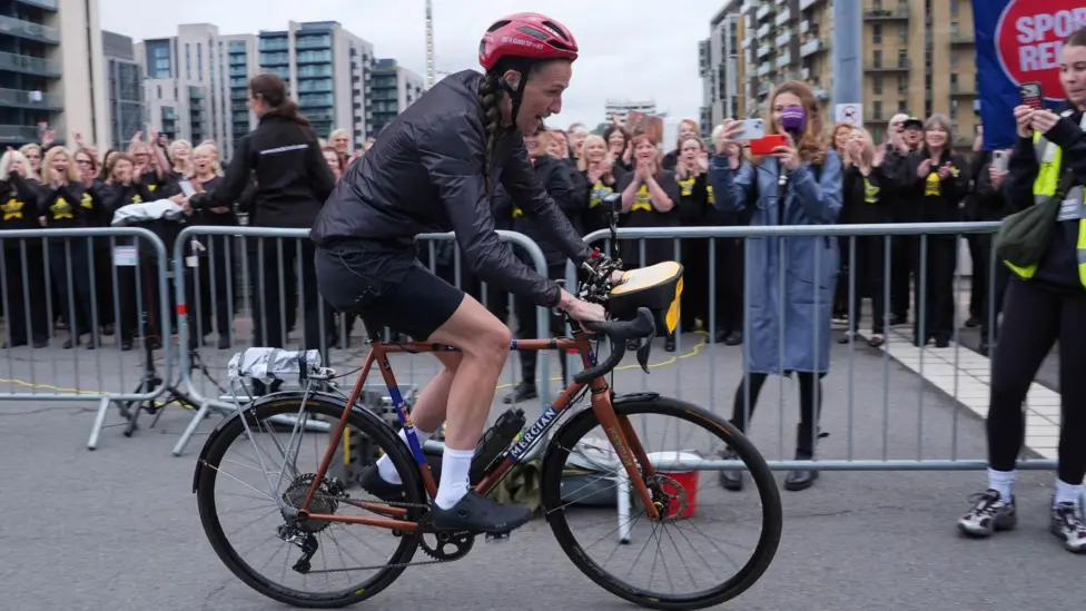 “This is completely different to any pain I’ve ever felt”: England legend Jill Scott completes gruelling 388-mile cycling and running challenge for Sport Relief