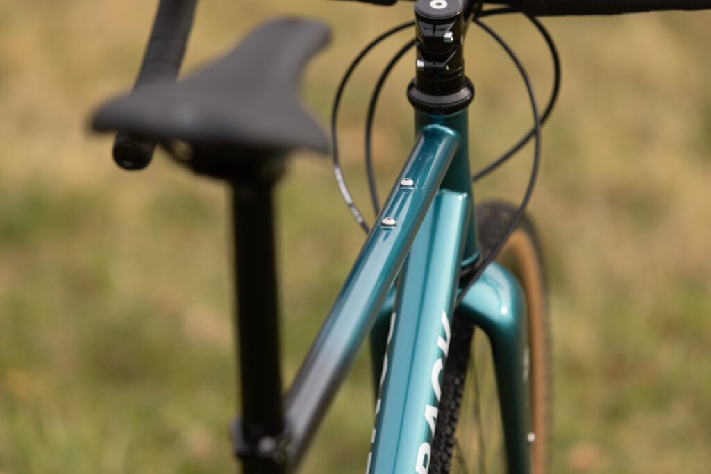 2025-bombtrack-hook-top-tube.jpg