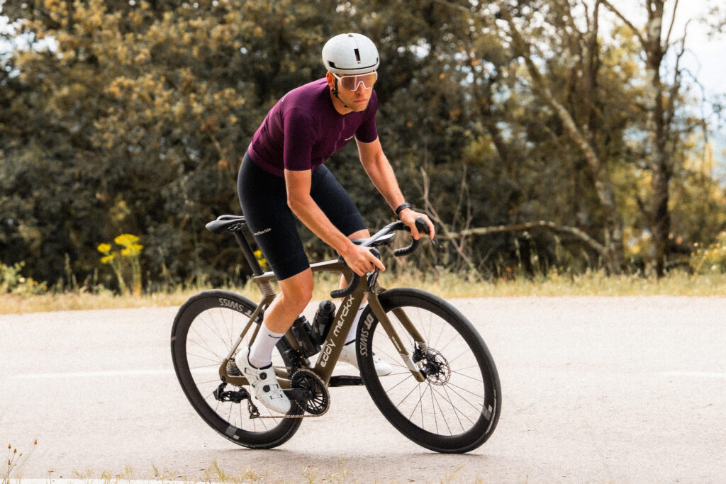2026 Eddy Merckx 525R riding driveside standing