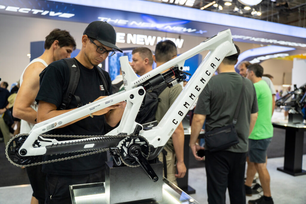 2026 avinox mg commencal