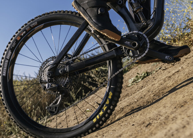Shimano brings “flagship innovation” and “thick” brake rotors to its XT mechanical drivetrain