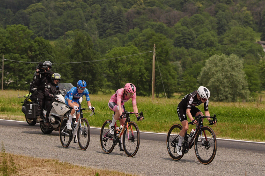 Lauren Dickson, Anna van der Breggen, and Demi Vollering, stage 9, 2026 Giro d’Italia Women