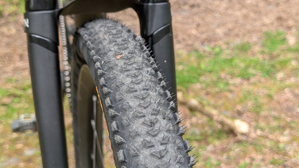Continental-Dubnital-Race-Rapid-tread.jpg