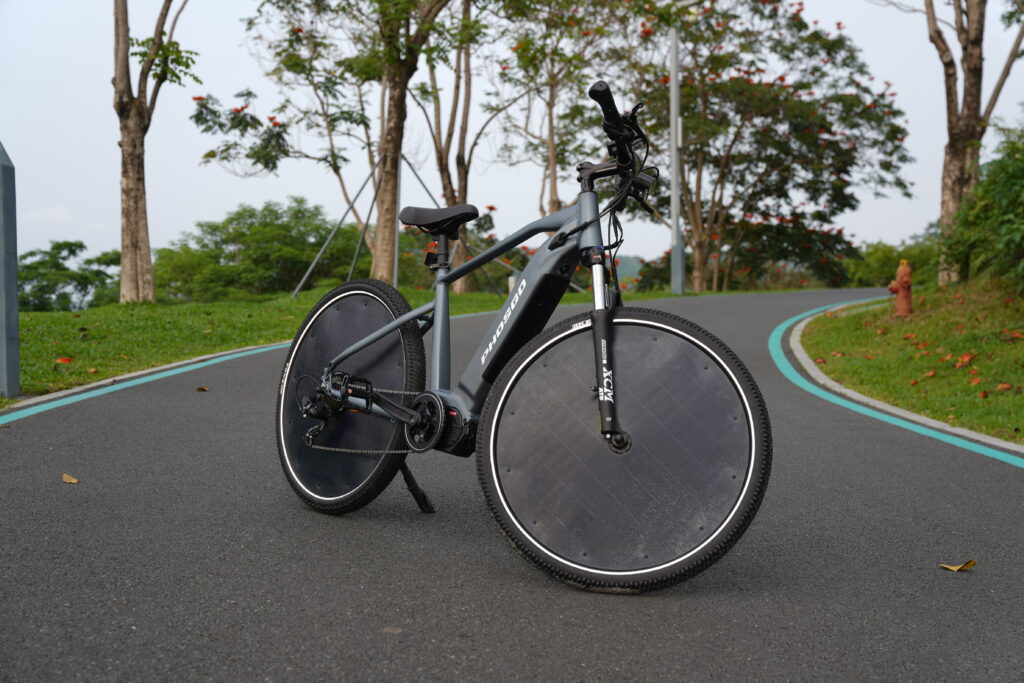 The “world’s first AI solar e-bike” is coming to Kickstarter, with double-disc wheels featuring integrated solar panels for extra range