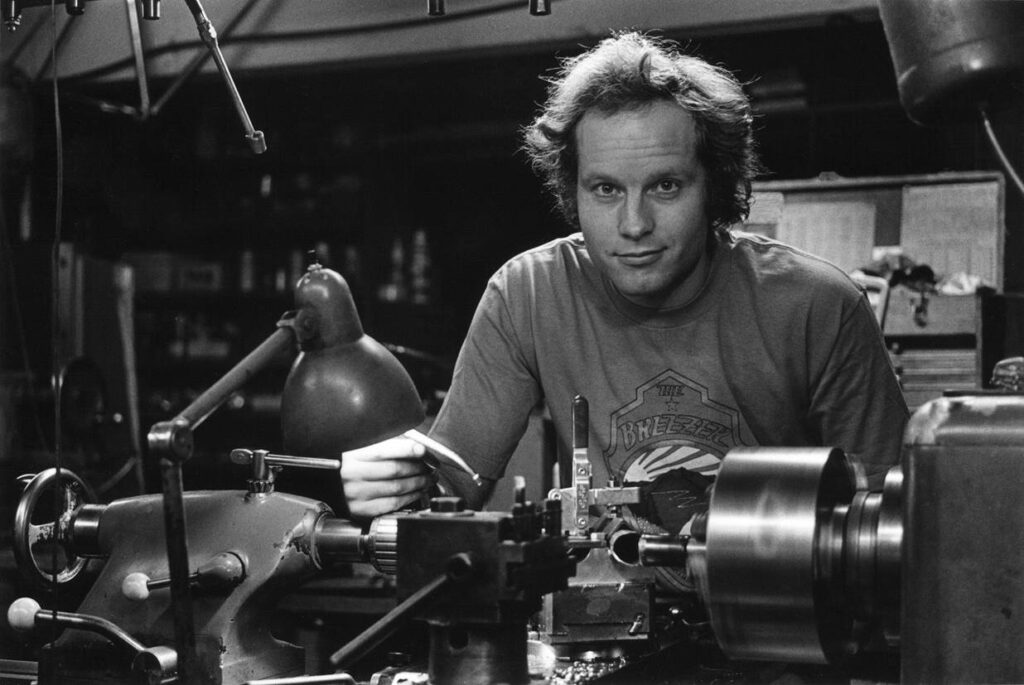 Joe Breeze in his machine shop in 1984