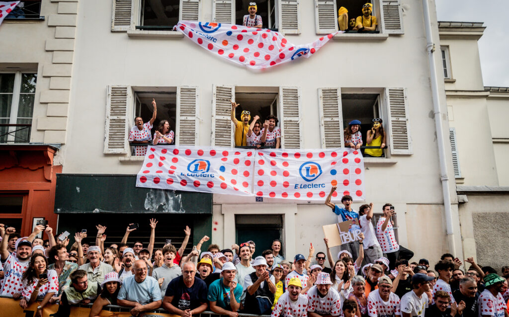 Tour de France fans, Montmartre, 2026 2 3