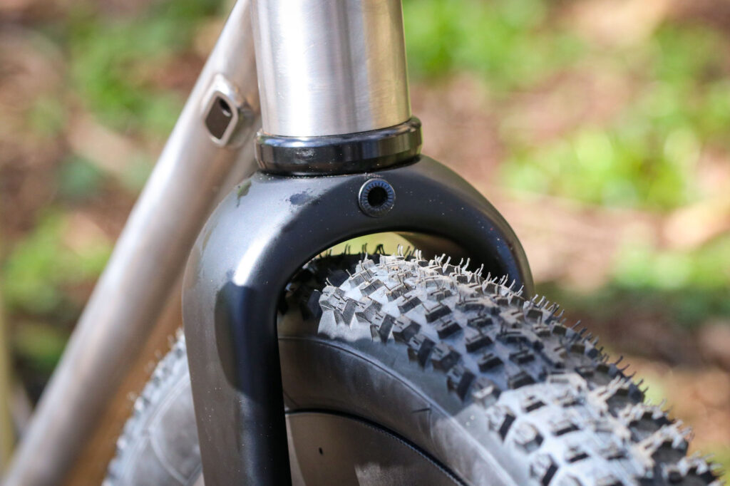 2026-Gloria-All-Gravel-SRAM-Force-fork-clearance.jpg