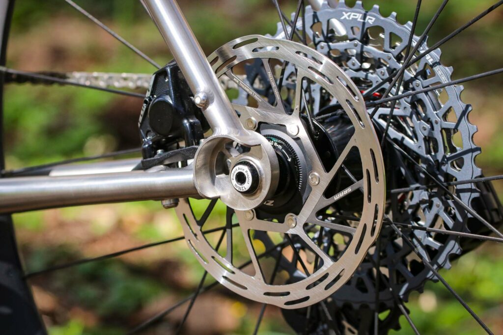 2026-Gloria-All-Gravel-SRAM-Force-rear-dorpout.jpg