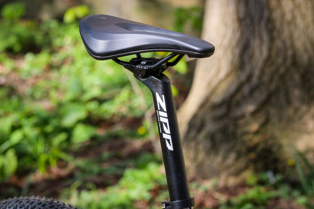 2026-Gloria-All-Gravel-SRAM-Force-saddle-and-seat-post.jpg