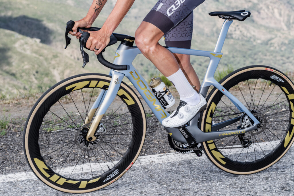 2026 Pinarello Dogma F Team PQ3 Replica riding