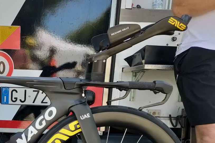 2026 Tour de France Colnago TT2 Tadej Pogacar bars