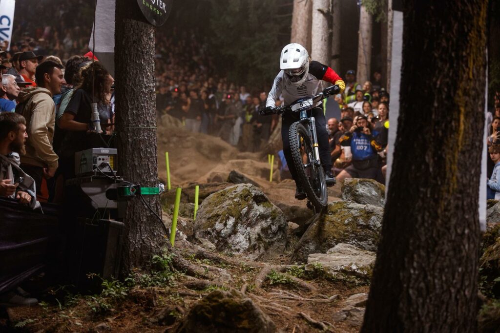 Enduro might be dying, but La Thuile’s night stage proves that it’s treading water