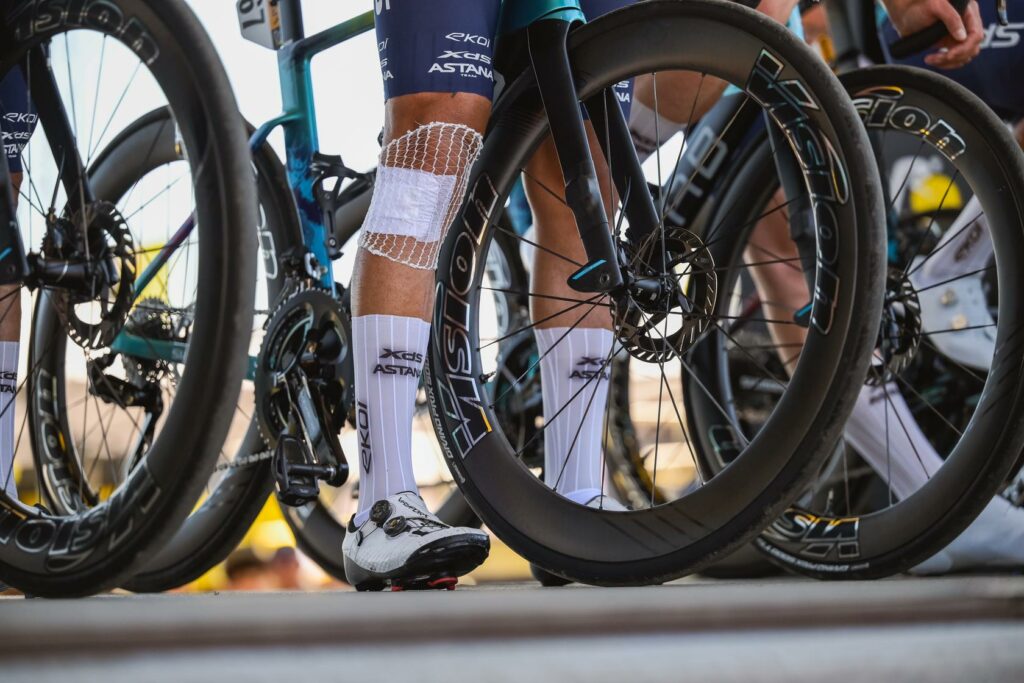 What happens when a rider crashes at the Tour de France?