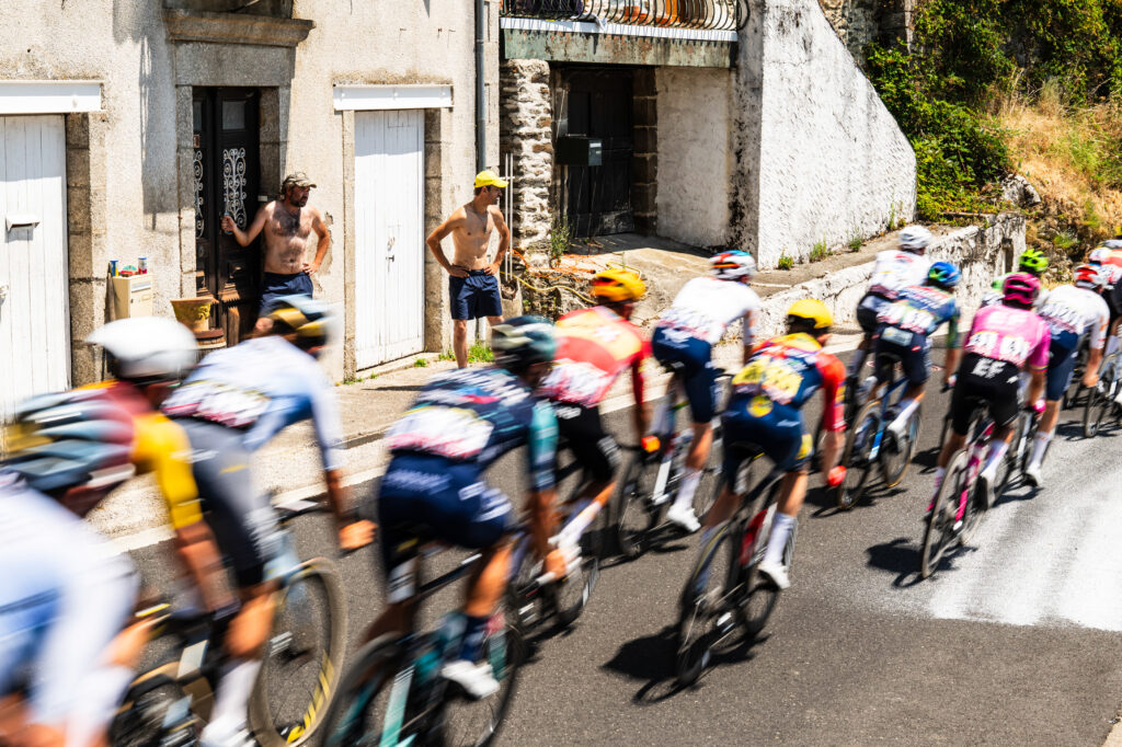 Tour de France nighttime doping tests “harming sporting integrity”, claims Visma sports director – after UCI insists 2am controls “justified” and essential to “fight against doping”