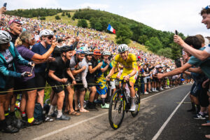 “It’s unfortunate Tadej and Jonas have to atone for the sh*t we did”: EF boss Jonathan Vaughters says 2am Tour de France drugs tests during Armstrong era would have “saved the sport 25 years of drama”; Tour TT behind the scenes + more on the live blog