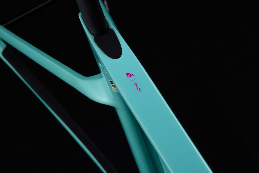 2027 Cervelo Soloist top tube seat clamp studio