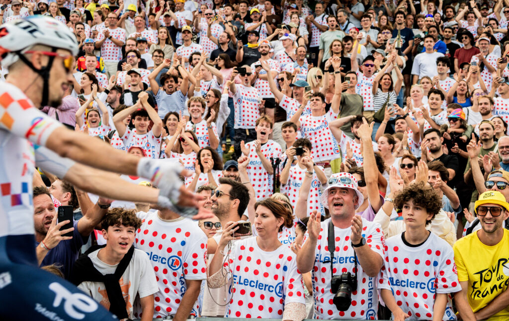 Fans on Montmartre, 2026 Tour de France, stage 21 2